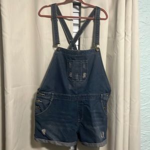 Overall shorts xl